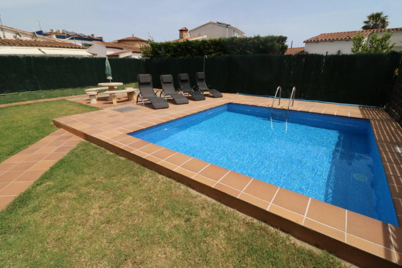 Peni 168A - Belle Maison Avec Piscine Empuriabrava Dış mekan fotoğraf