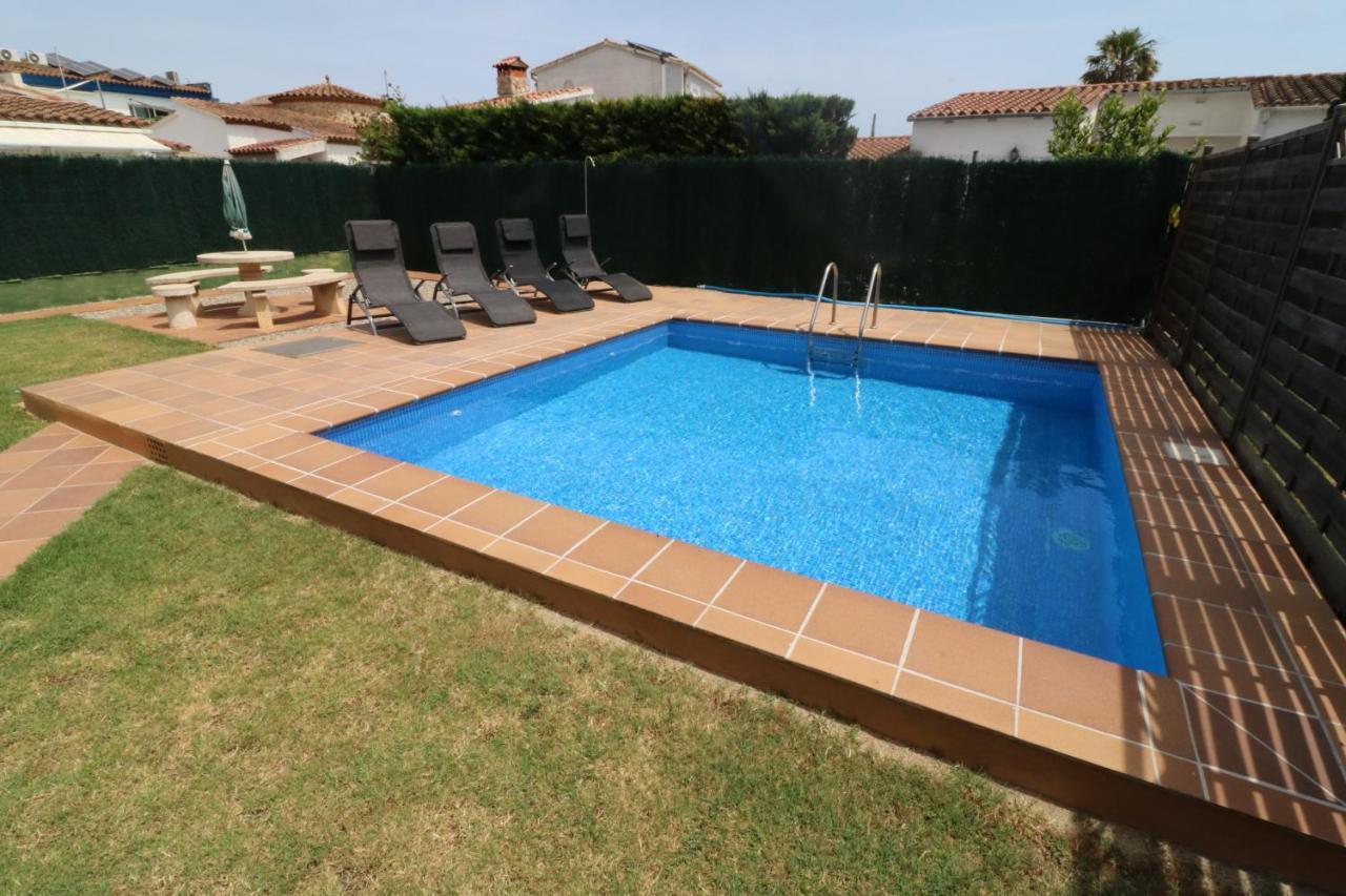 Peni 168A - Belle Maison Avec Piscine Empuriabrava Dış mekan fotoğraf