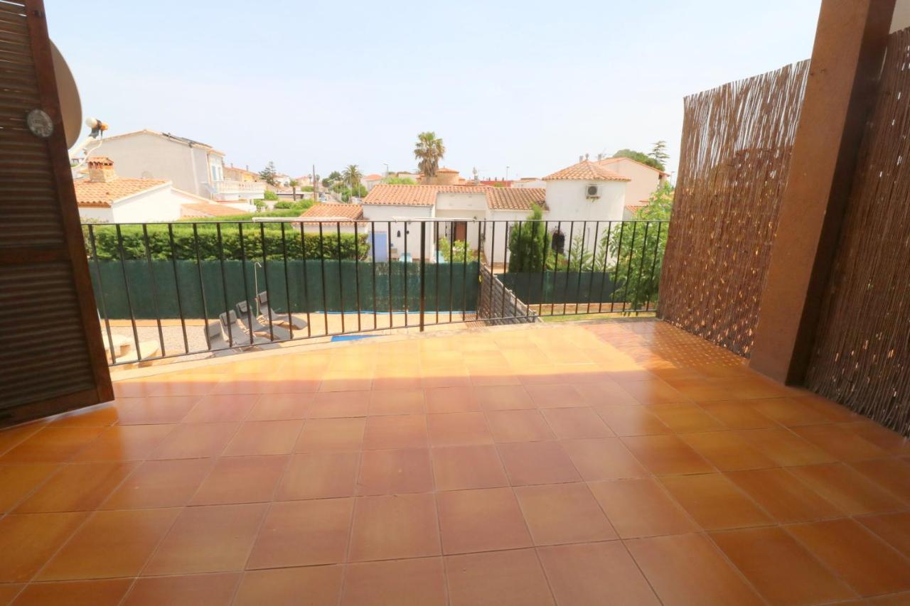 Peni 168A - Belle Maison Avec Piscine Empuriabrava Dış mekan fotoğraf