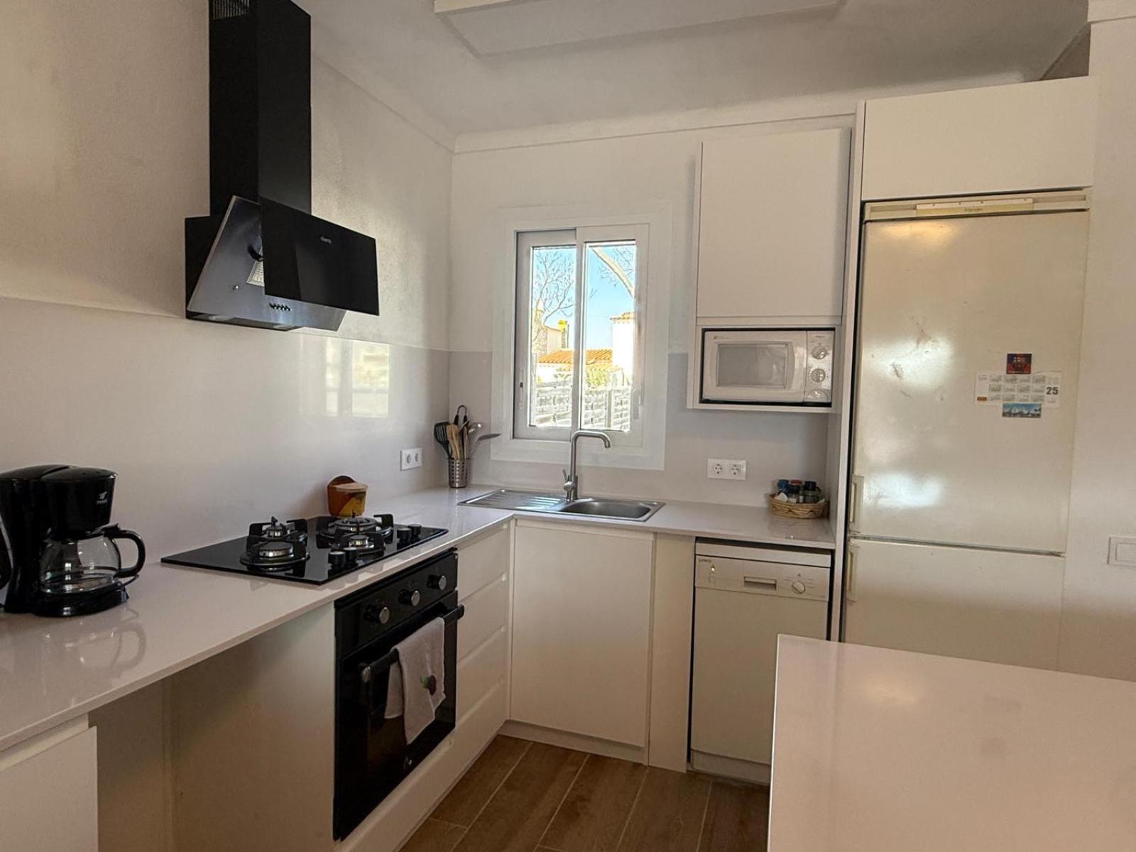Peni 168A - Belle Maison Avec Piscine Empuriabrava Dış mekan fotoğraf